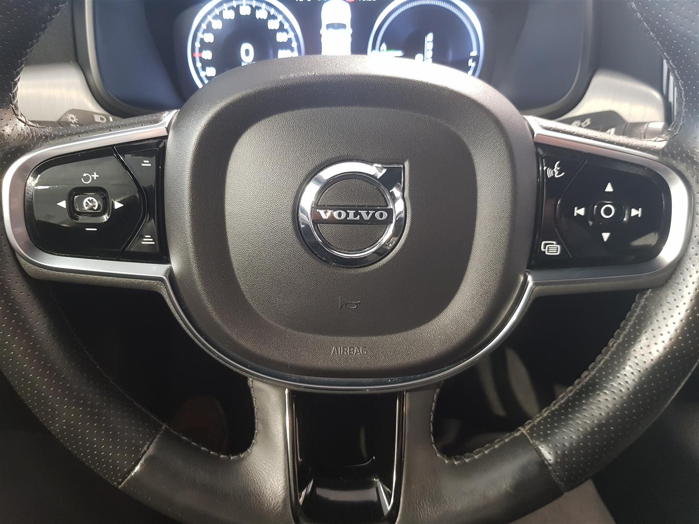 VOLVO S90 2019
