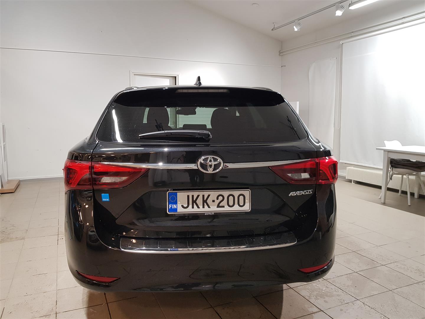TOYOTA Avensis 2017