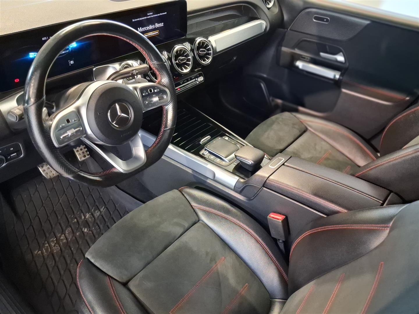 MERCEDES-BENZ GLB 2021