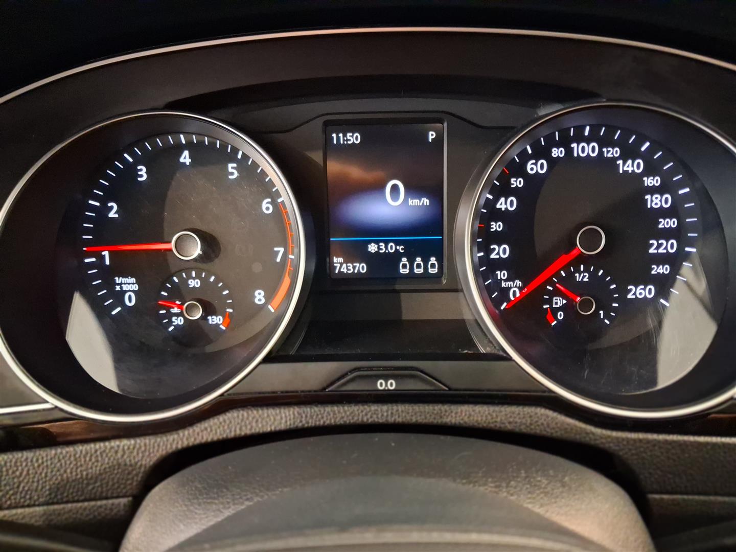 VOLKSWAGEN Passat 2023