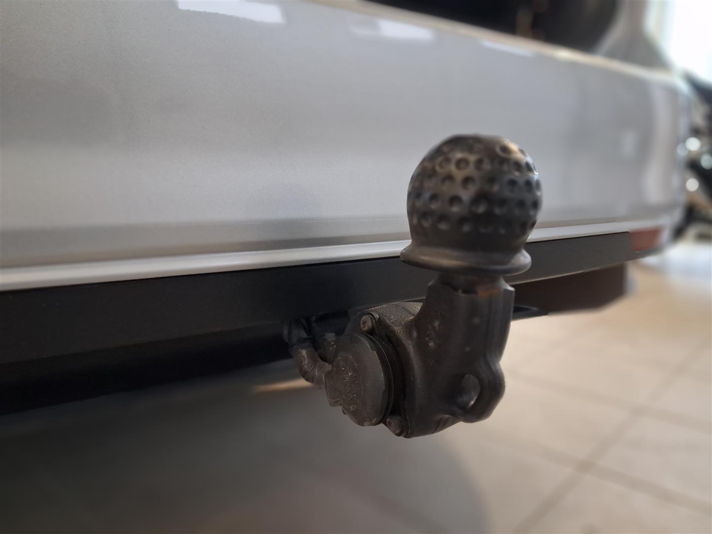 VOLKSWAGEN Passat 2023