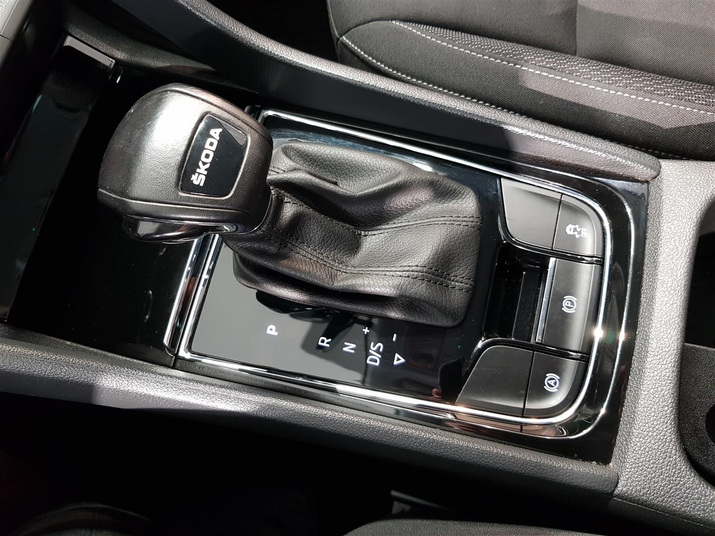 SKODA Karoq 2023