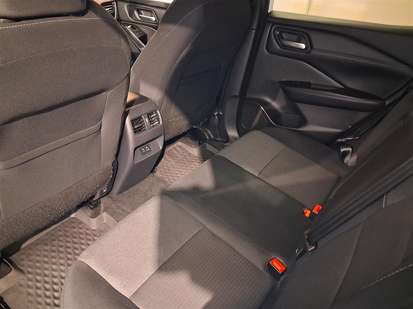 NISSAN Qashqai 2023