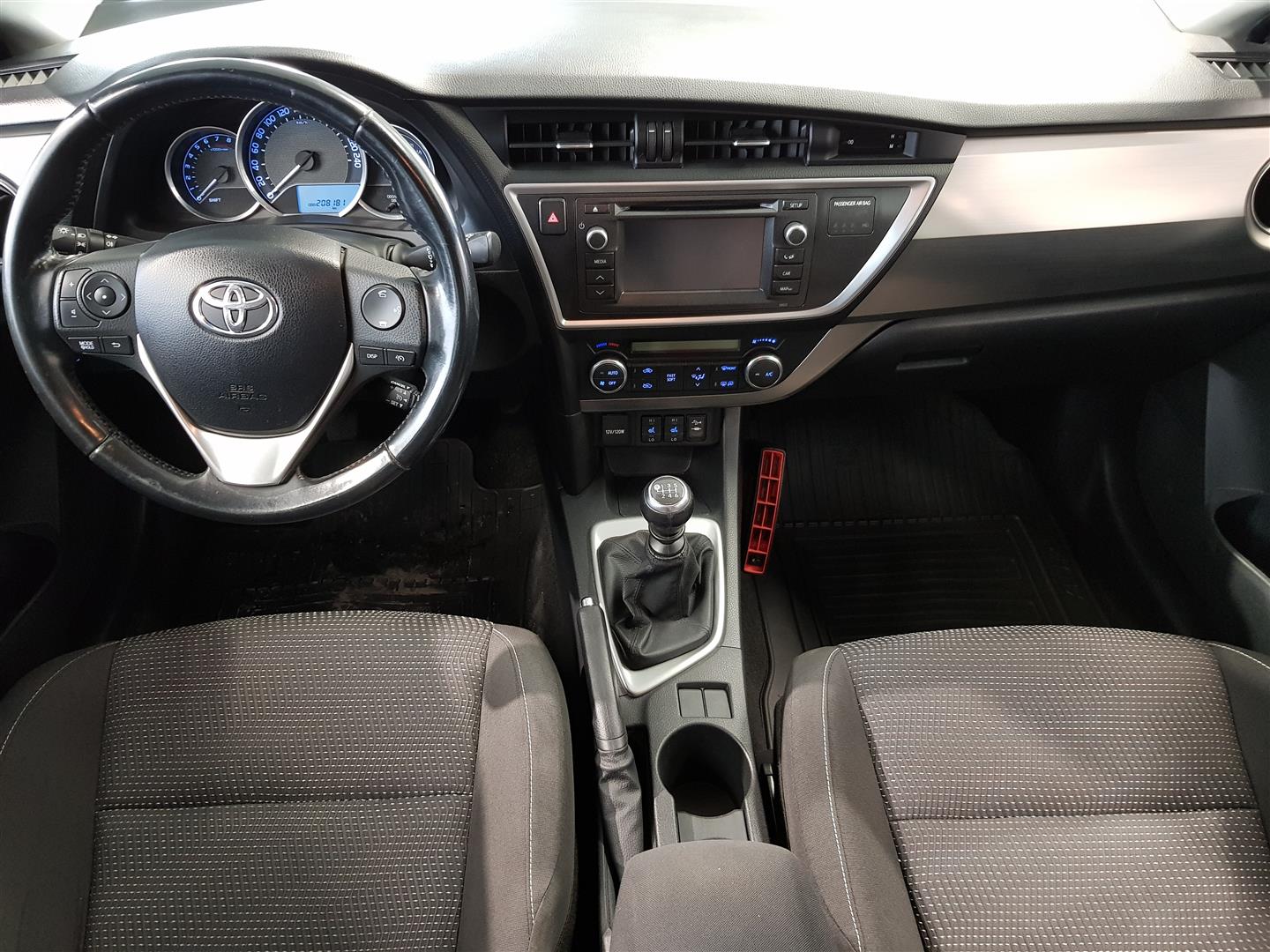 TOYOTA Auris 2014