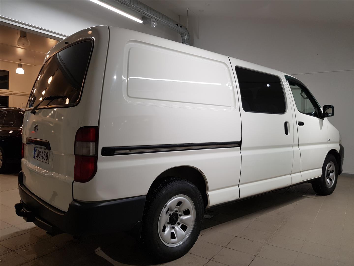 TOYOTA Hiace 2008