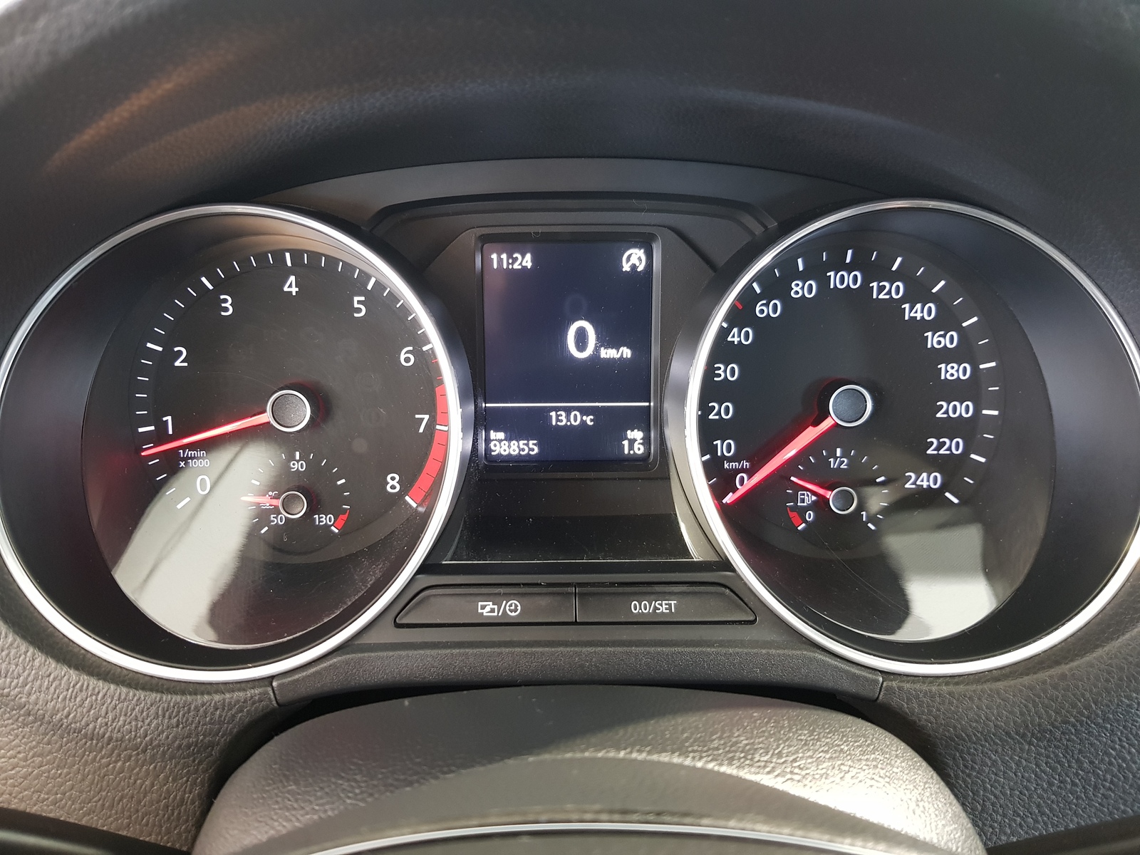 VOLKSWAGEN Polo 2015