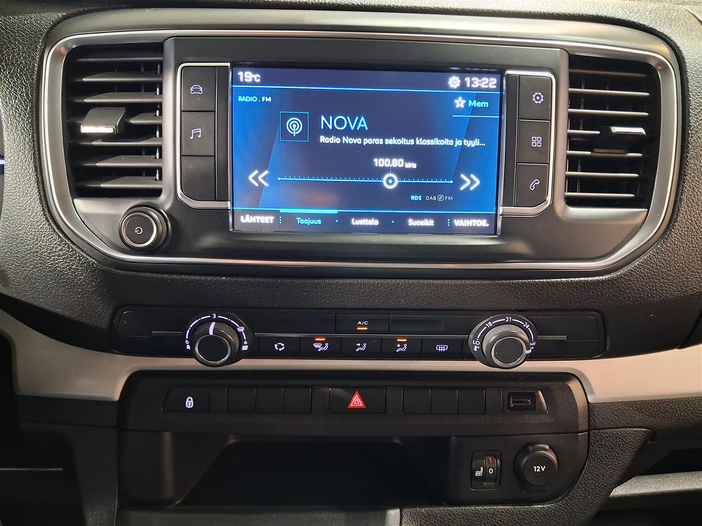 PEUGEOT Traveller 2022