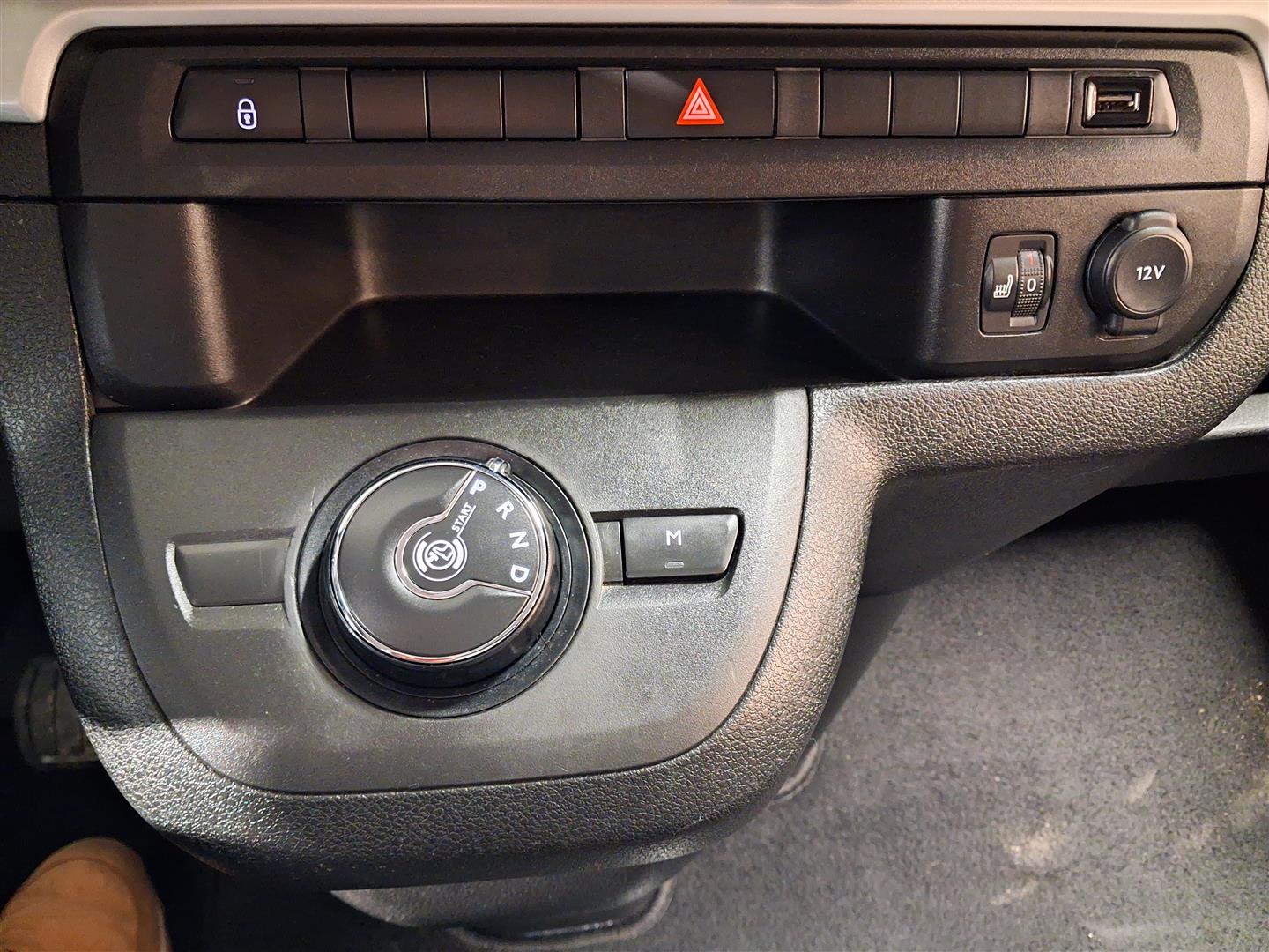 PEUGEOT Traveller 2022