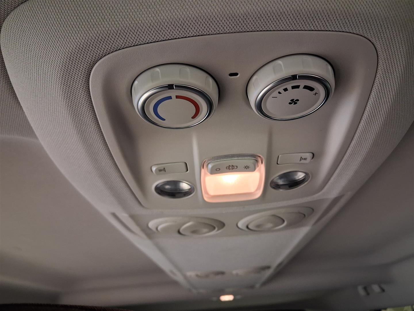 PEUGEOT Traveller 2022