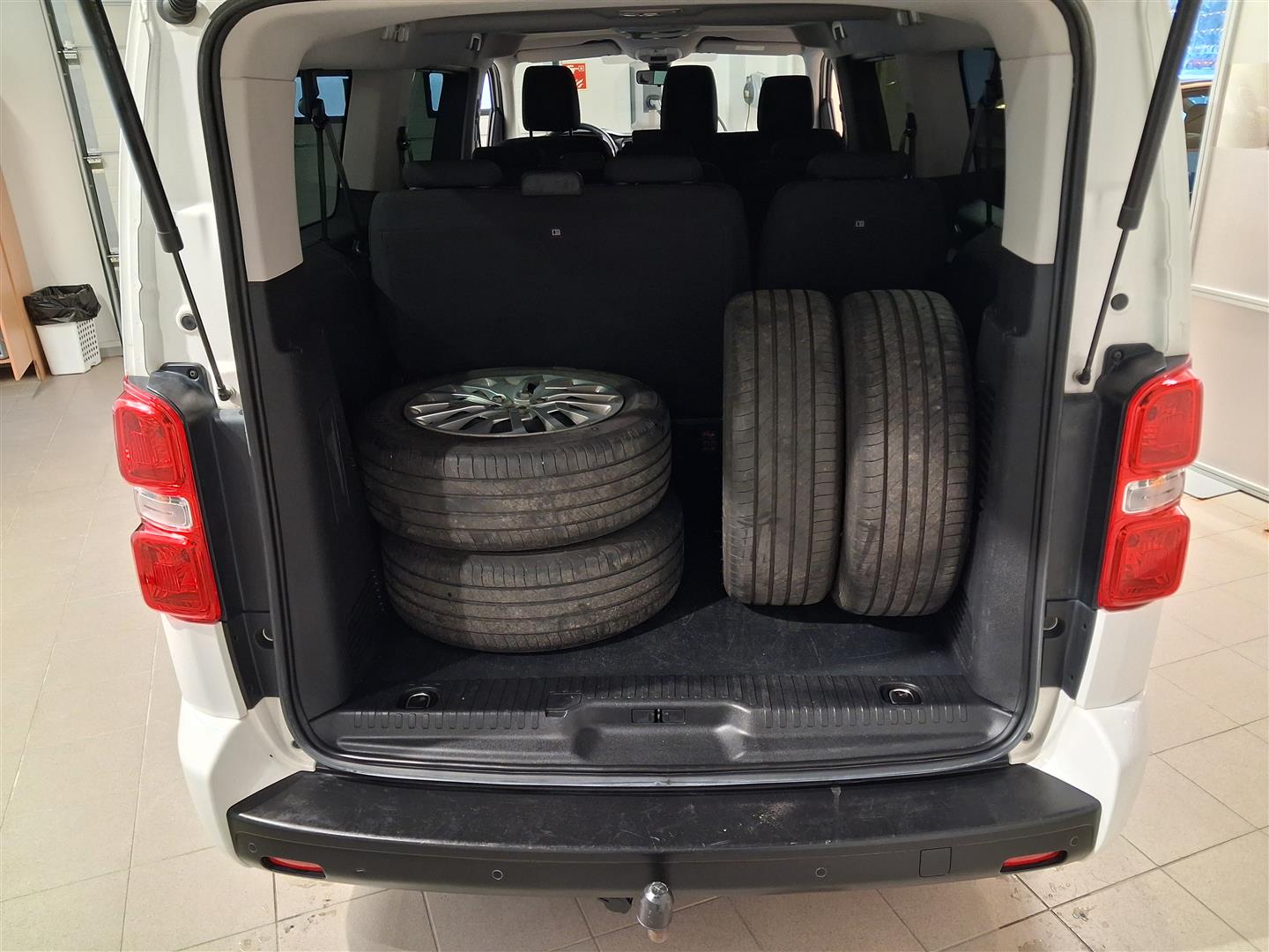 PEUGEOT Traveller 2022