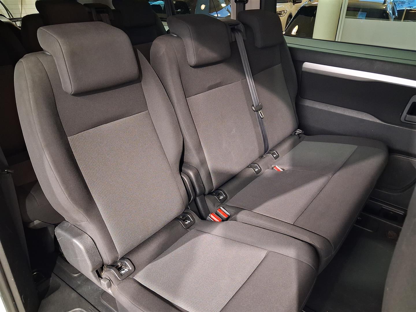 PEUGEOT Traveller 2022