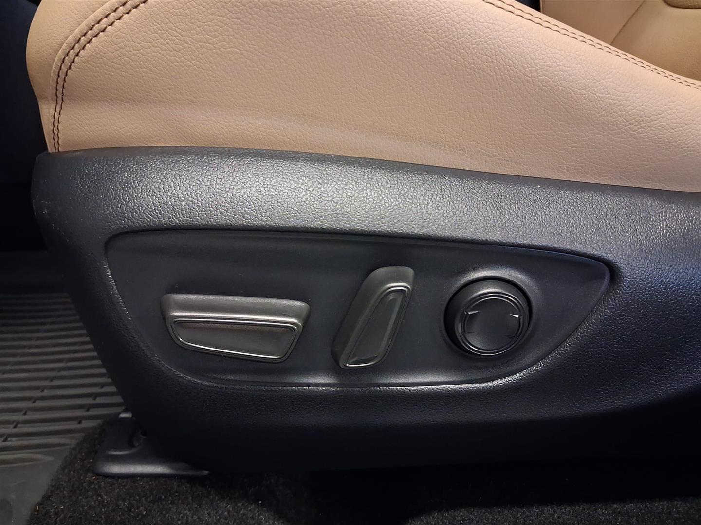 TOYOTA RAV4 2020