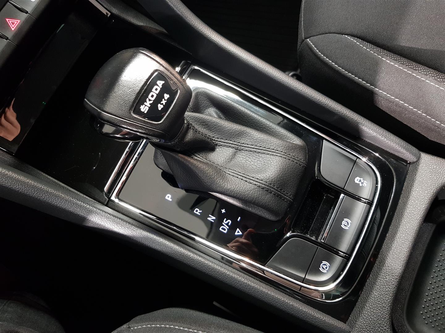 SKODA Karoq 2023