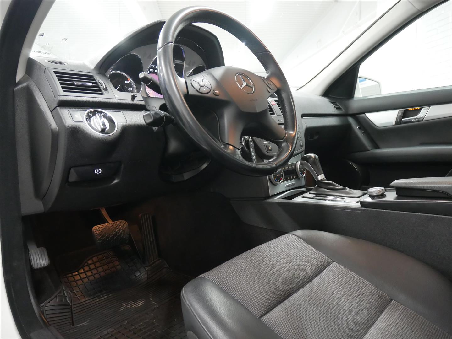 MERCEDES-BENZ C 2010