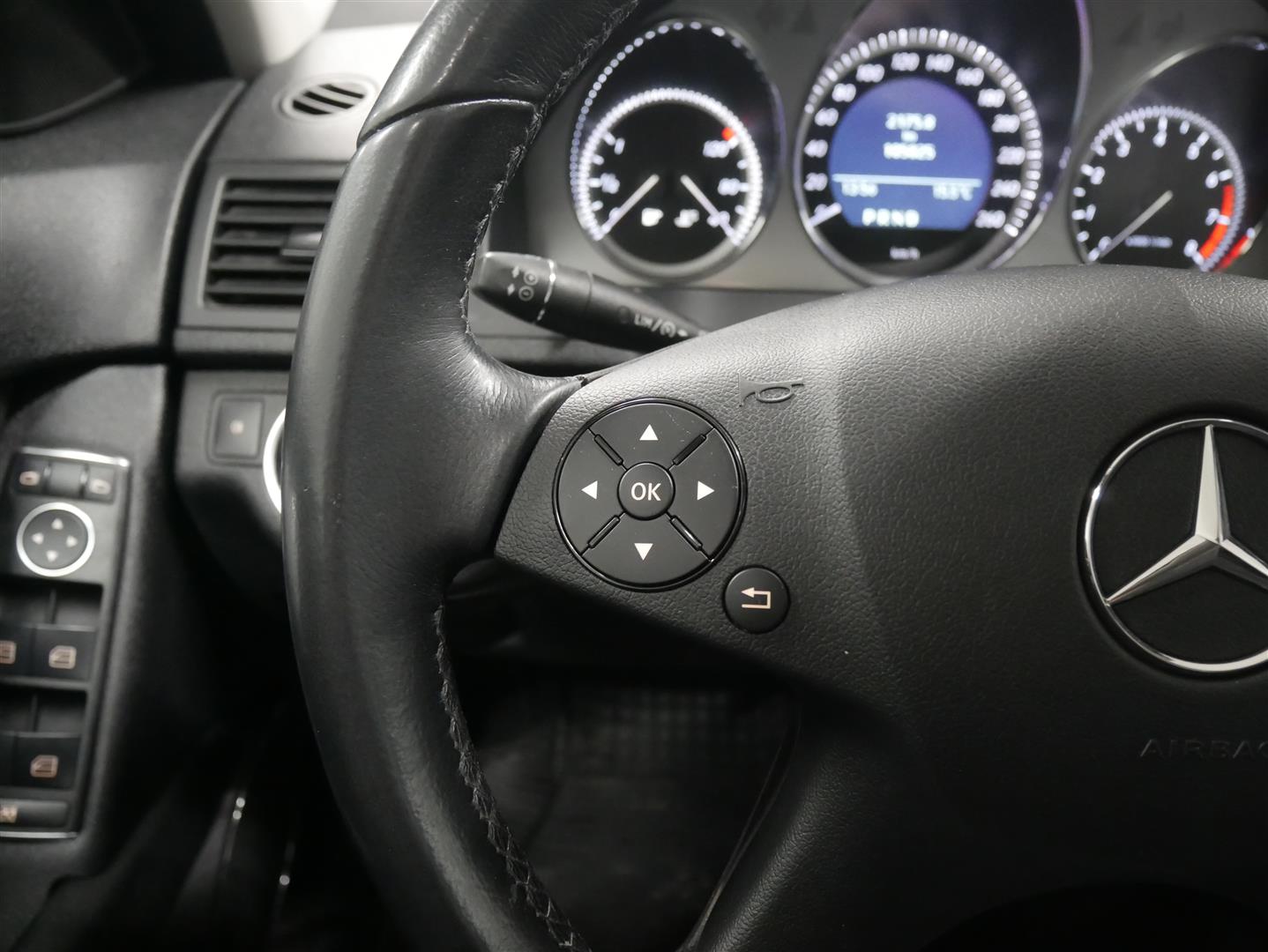 MERCEDES-BENZ C 2010