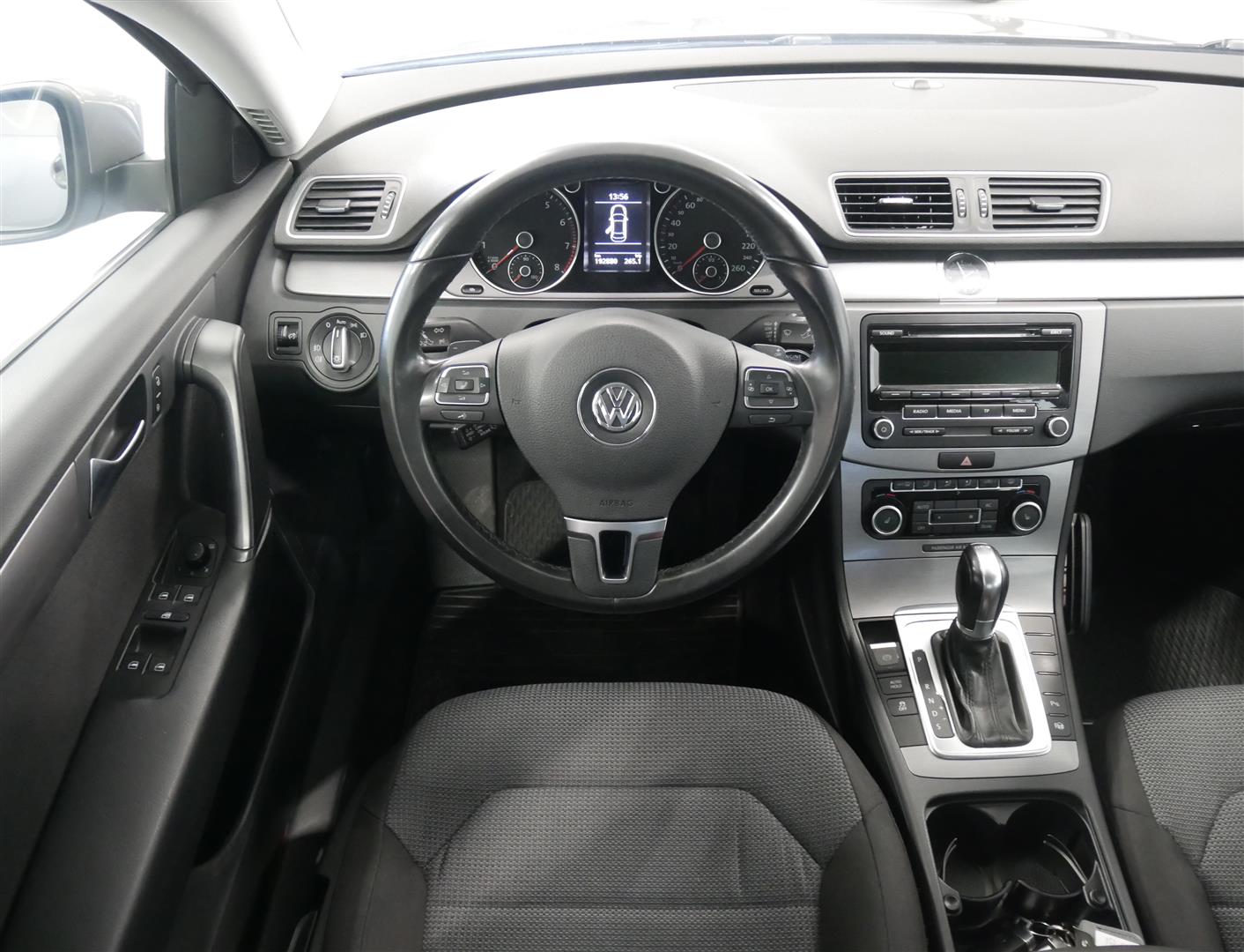 VOLKSWAGEN Passat 2012