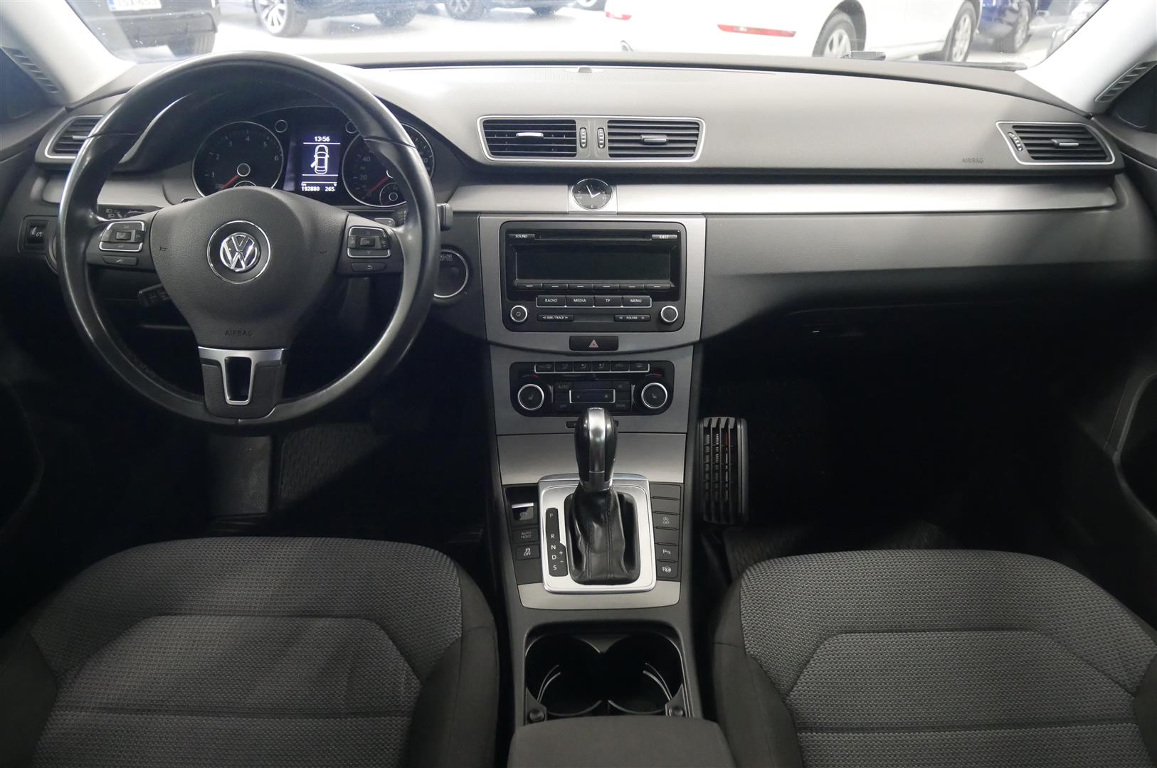 VOLKSWAGEN Passat 2012