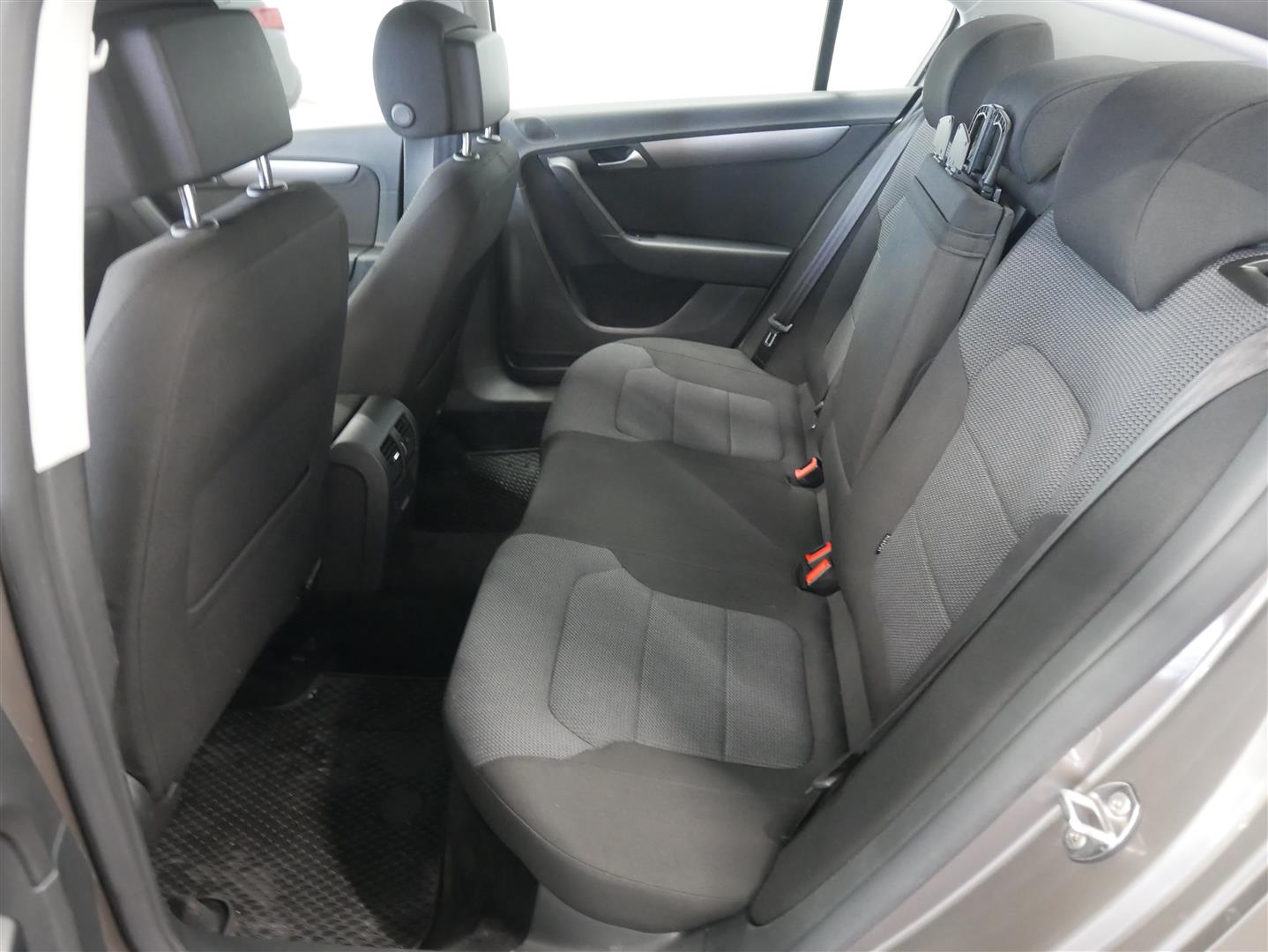 VOLKSWAGEN Passat 2012