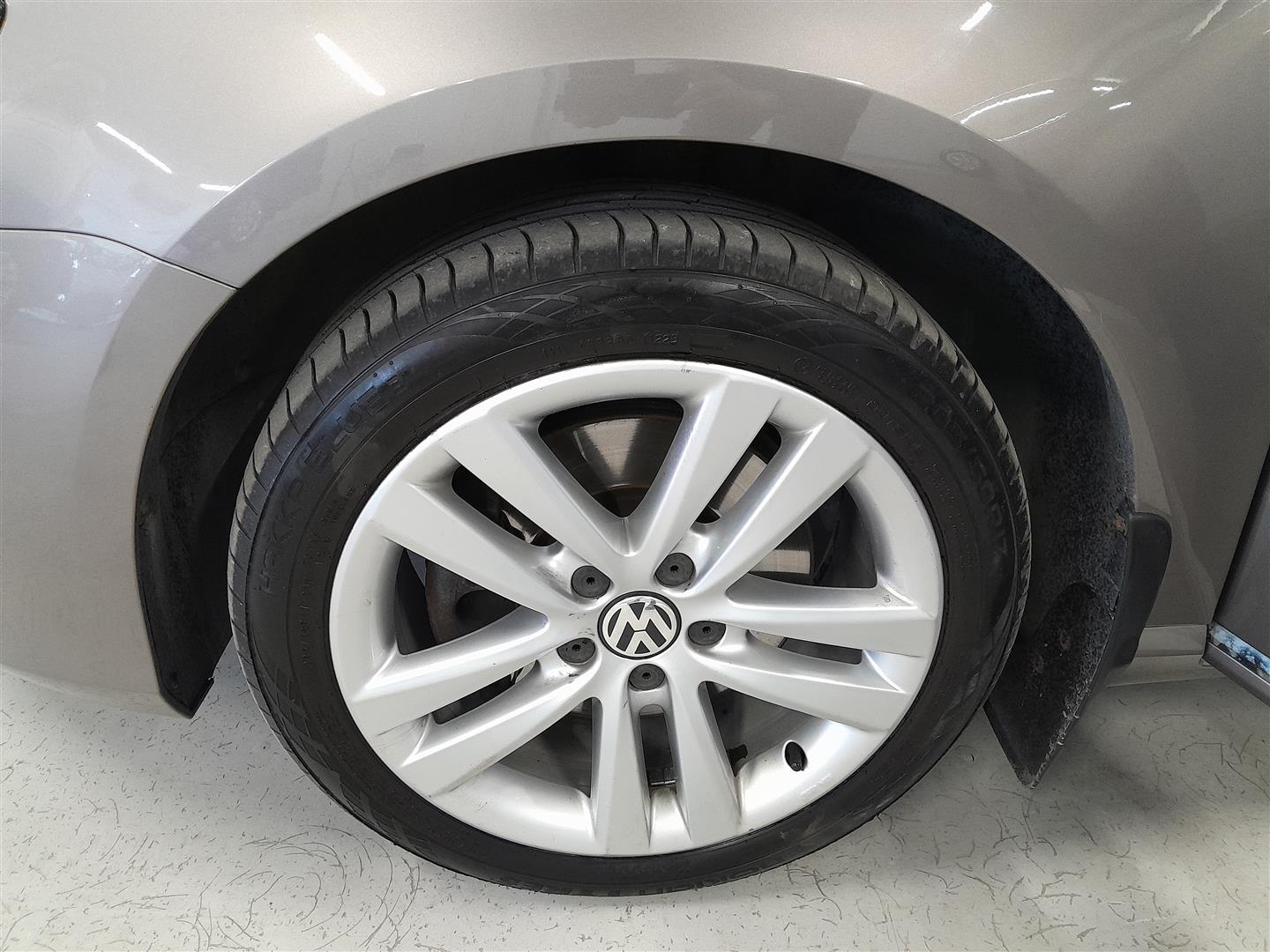 VOLKSWAGEN Passat 2012