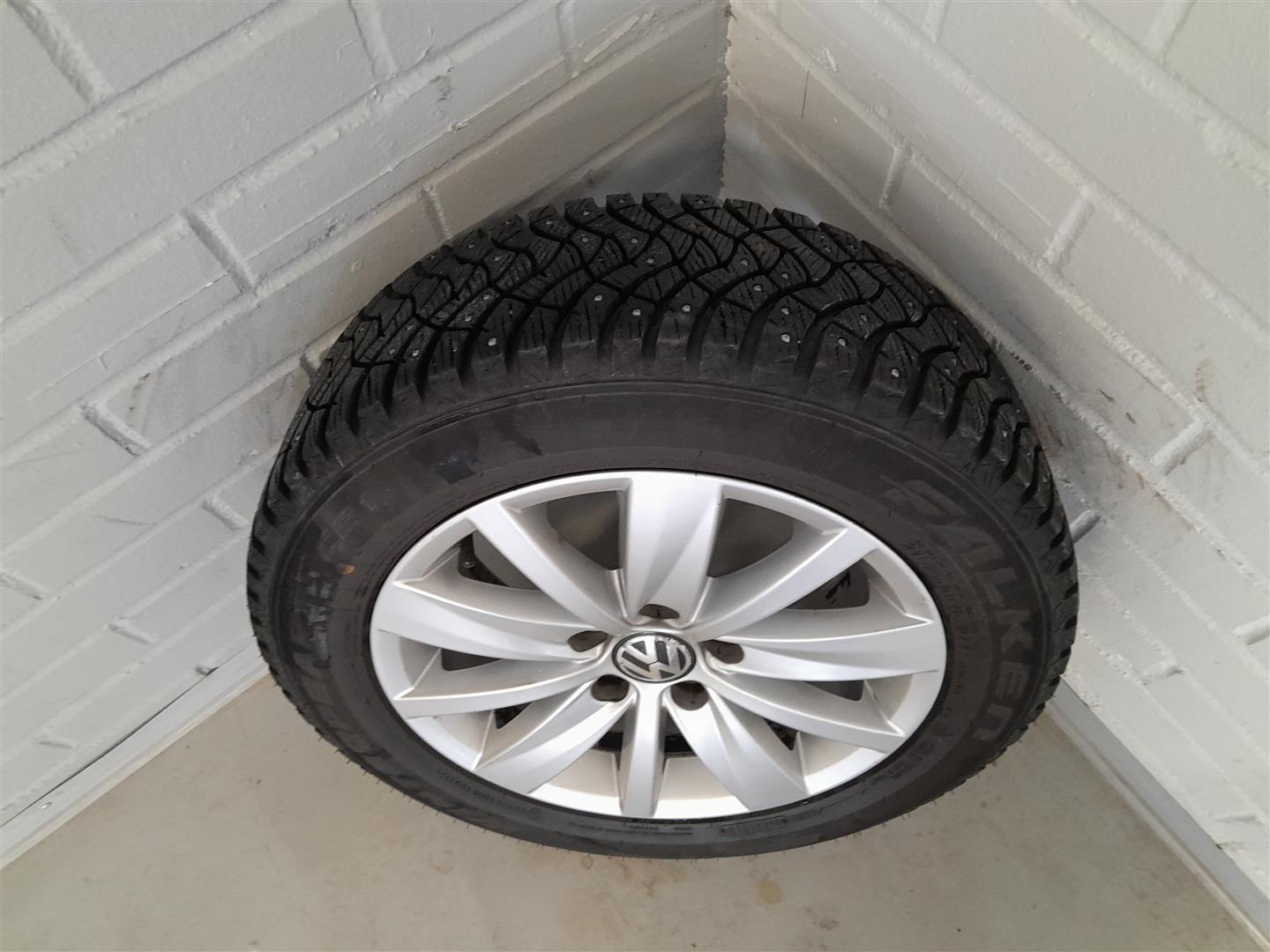 VOLKSWAGEN Passat 2012