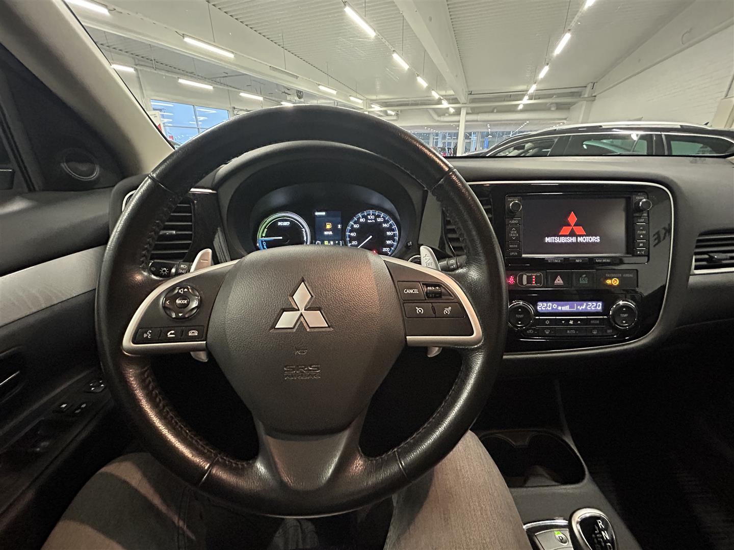 MITSUBISHI Outlander PHEV 2014