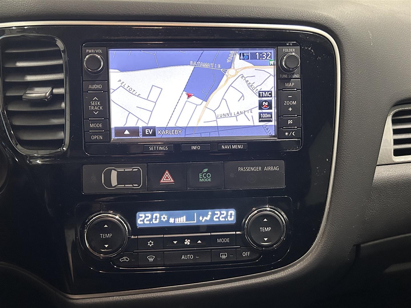 MITSUBISHI Outlander PHEV 2014