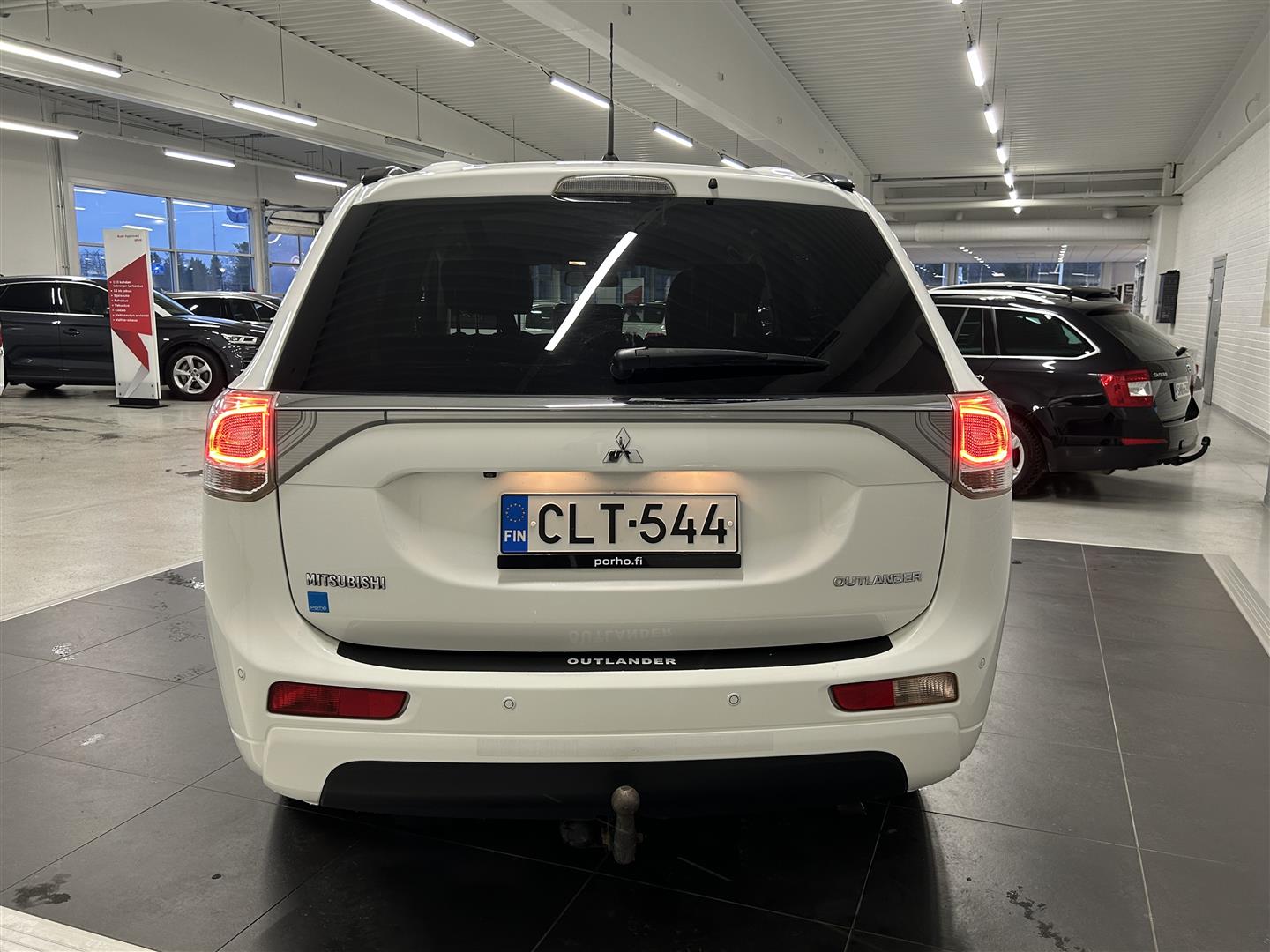 MITSUBISHI Outlander PHEV 2014