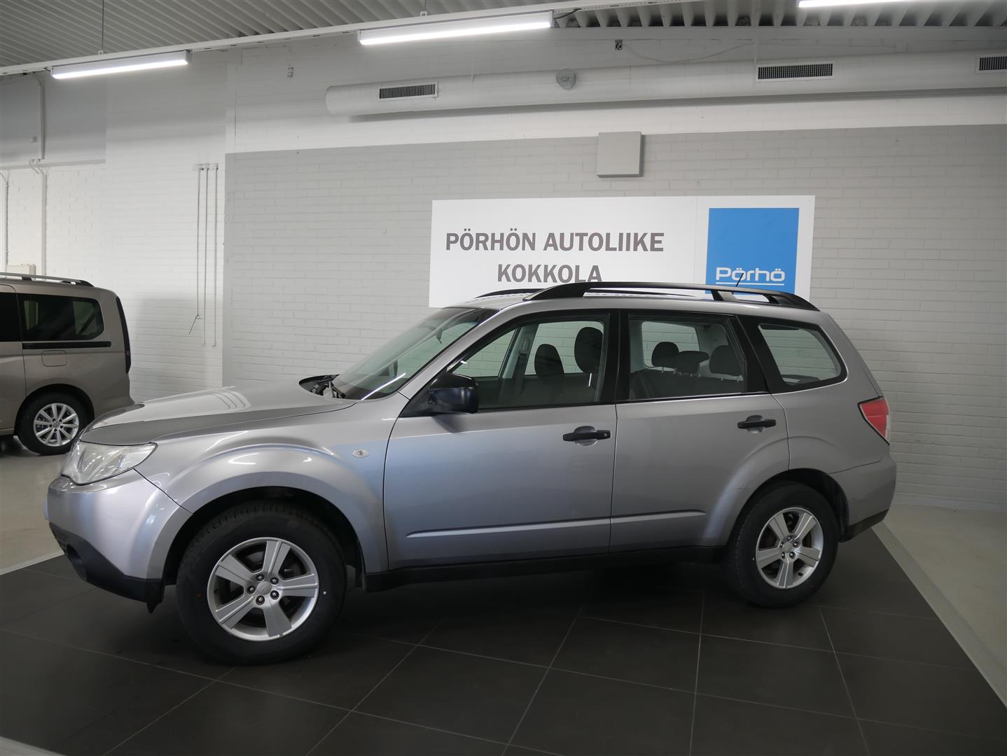 SUBARU Forester 2011