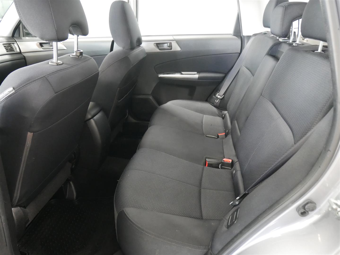 SUBARU Forester 2011