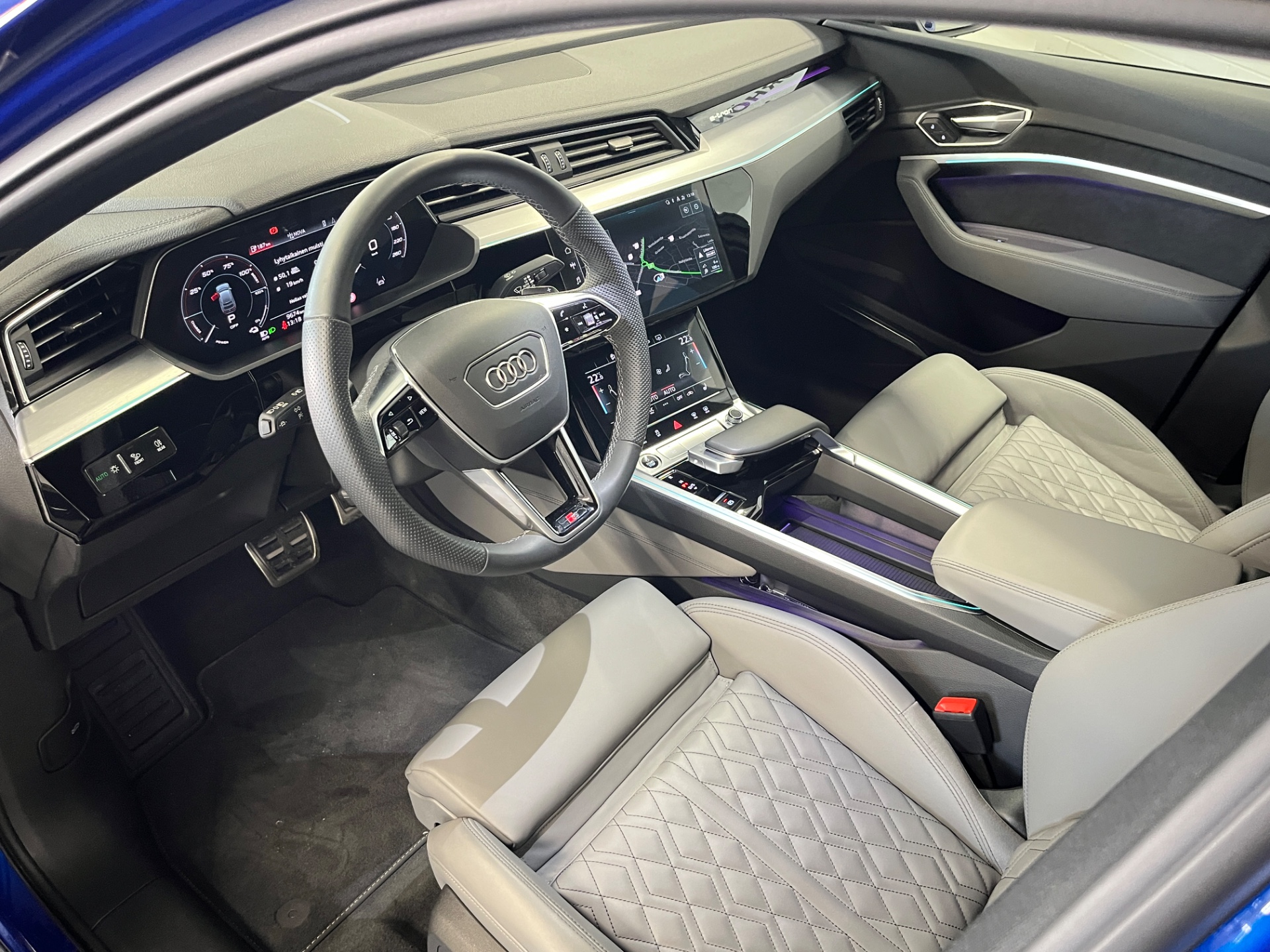 AUDI Q8 e-tron 2024