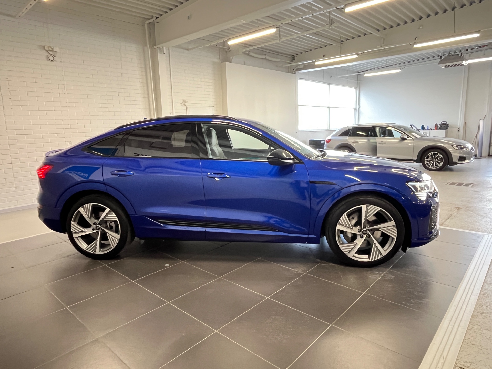AUDI Q8 e-tron 2024