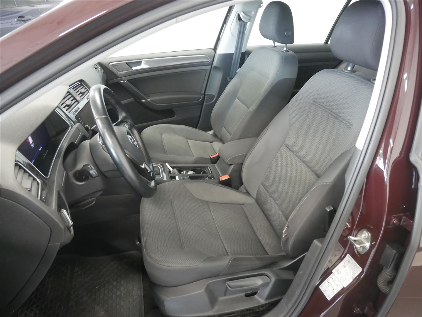 VOLKSWAGEN Golf 2018