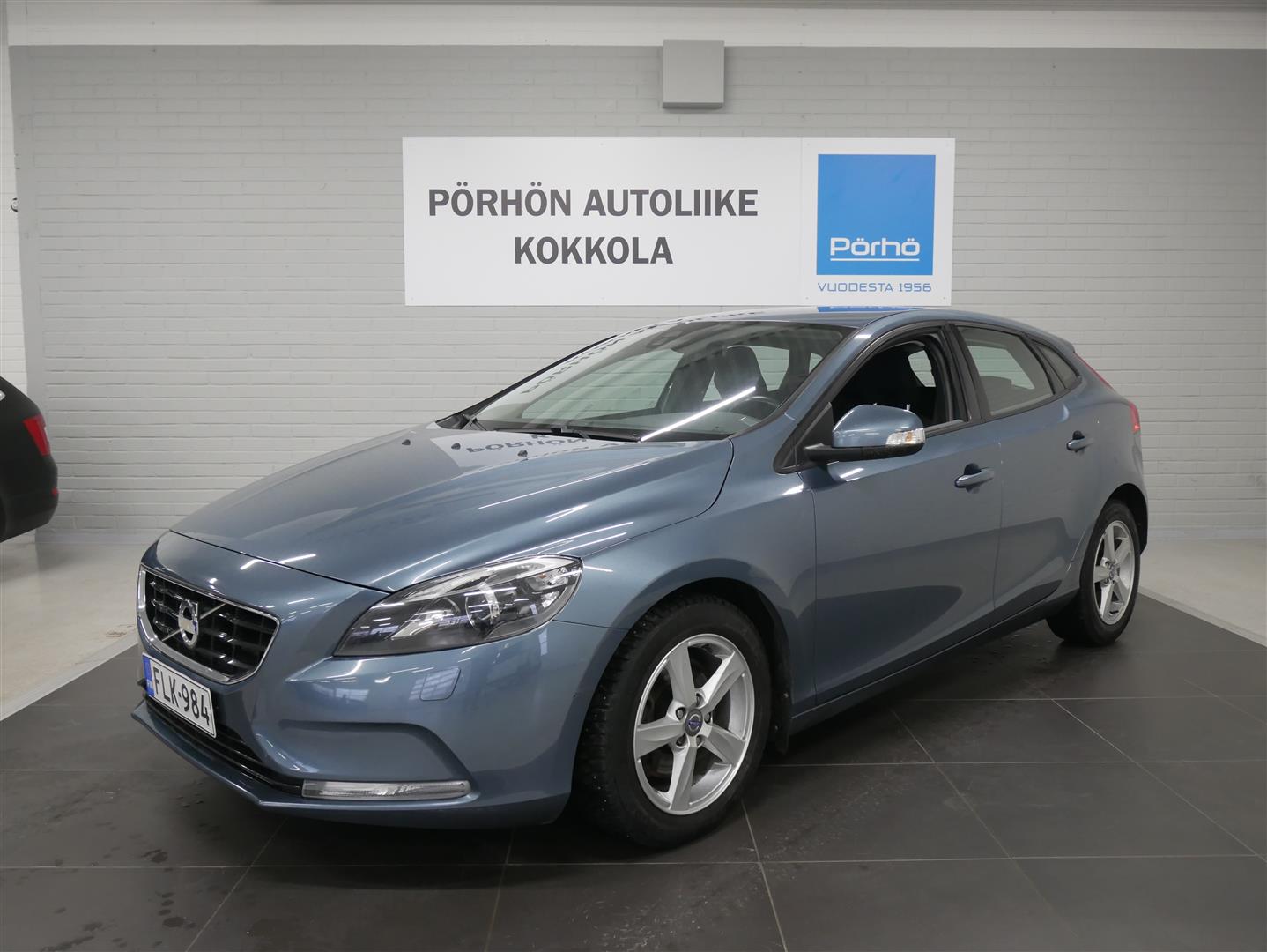VOLVO V40 2014