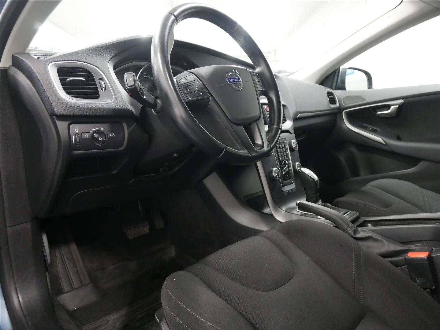 VOLVO V40 2014