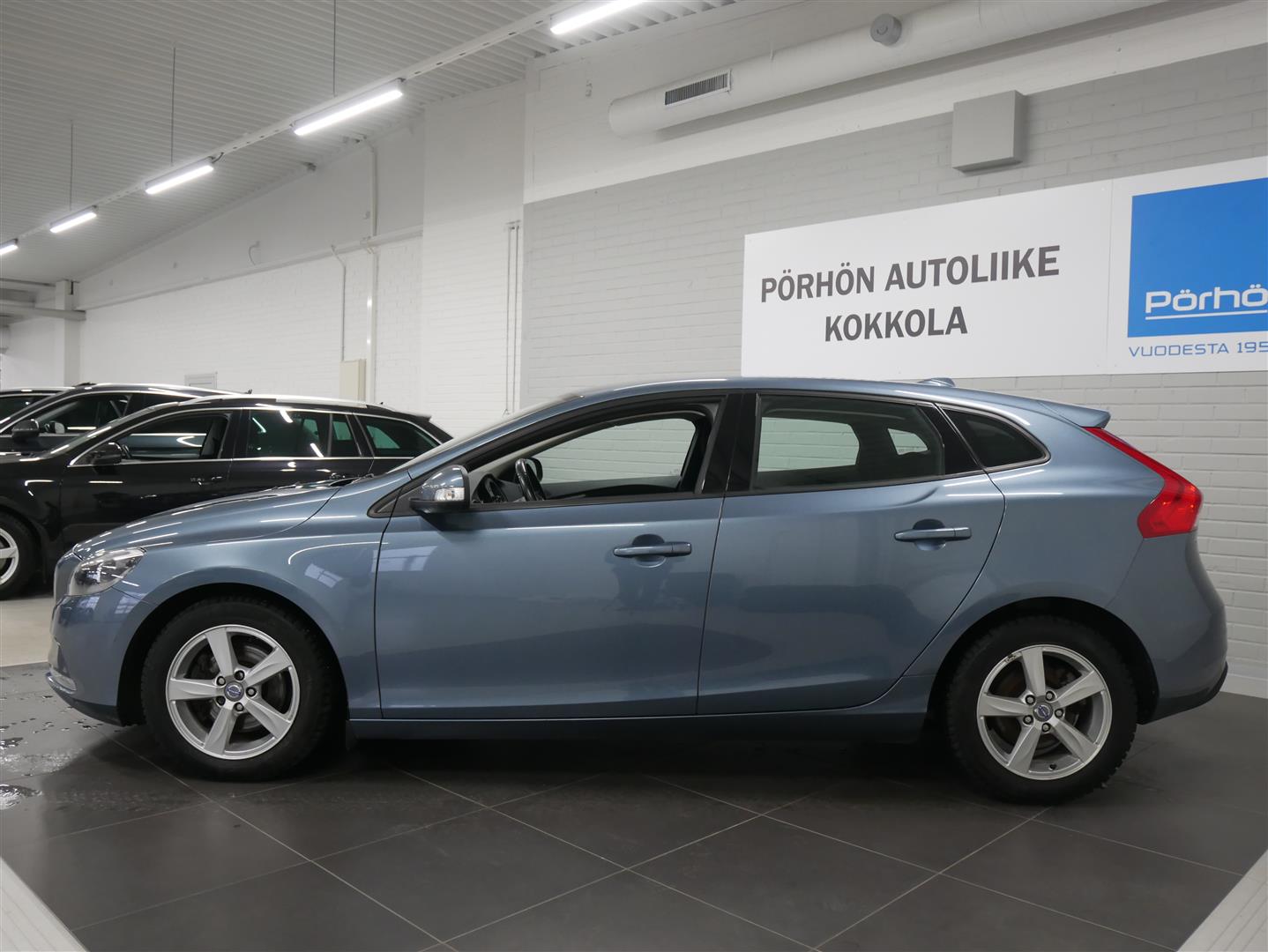 VOLVO V40 2014