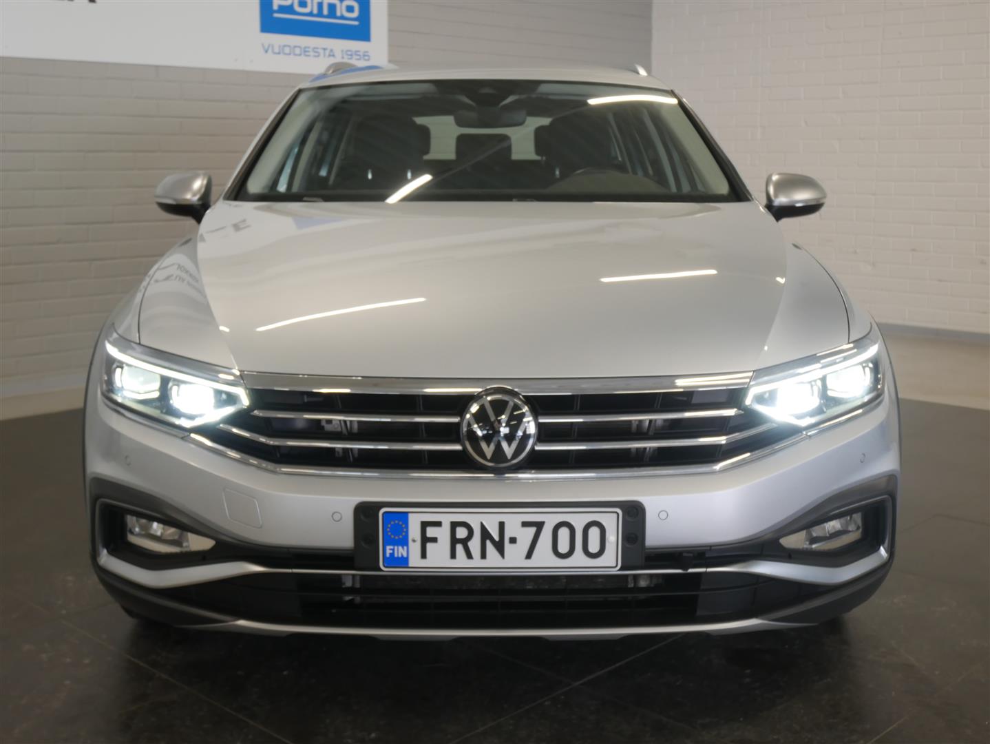 VOLKSWAGEN Passat 2023