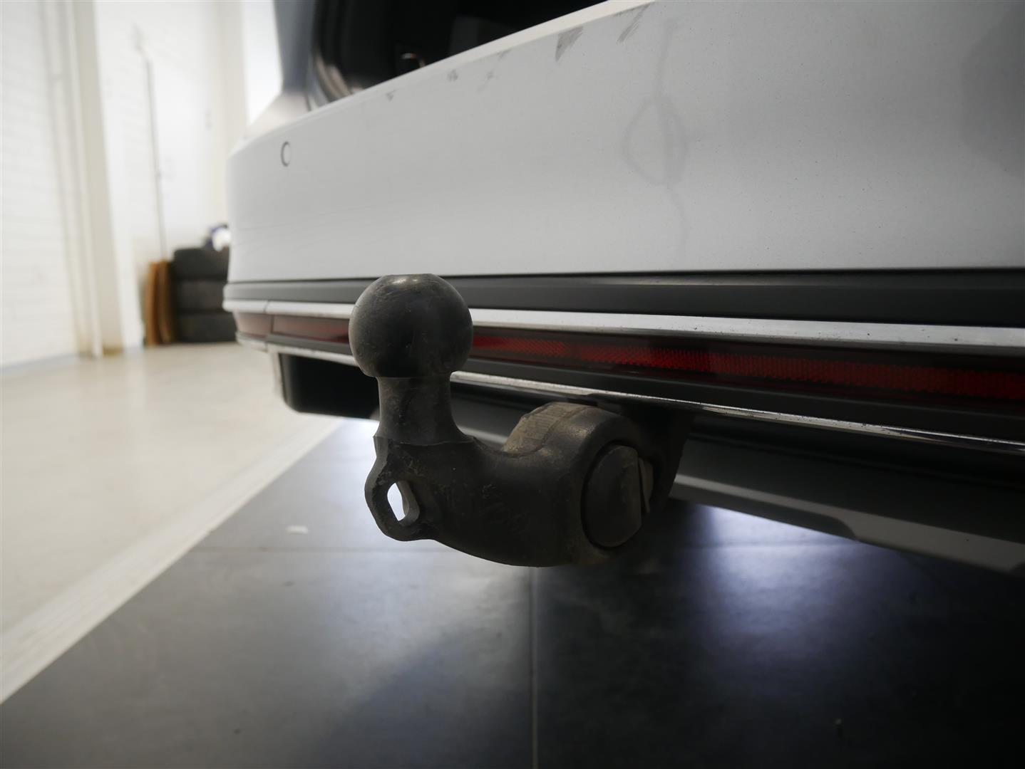 VOLKSWAGEN Passat 2023