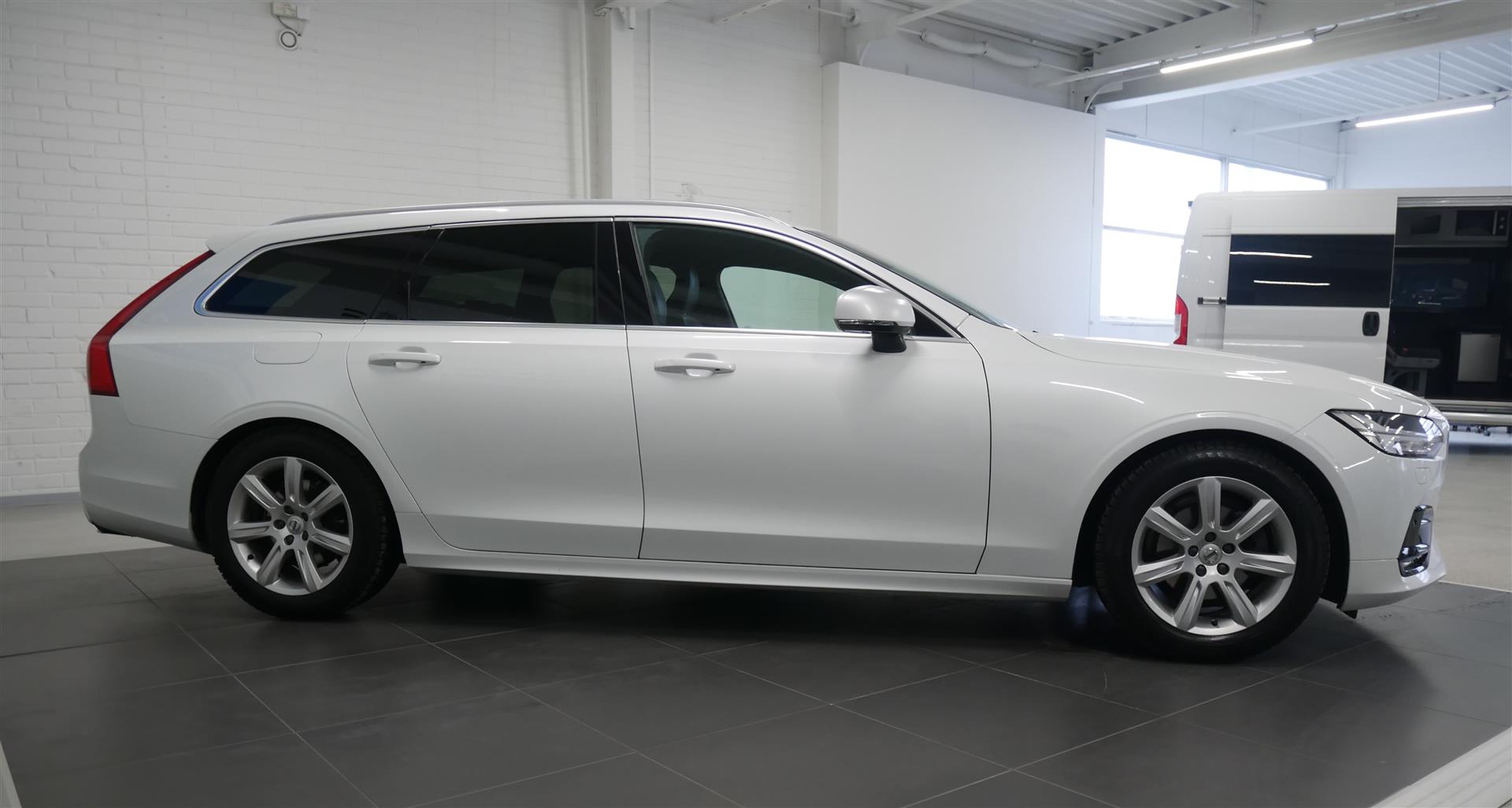 VOLVO V90 2019