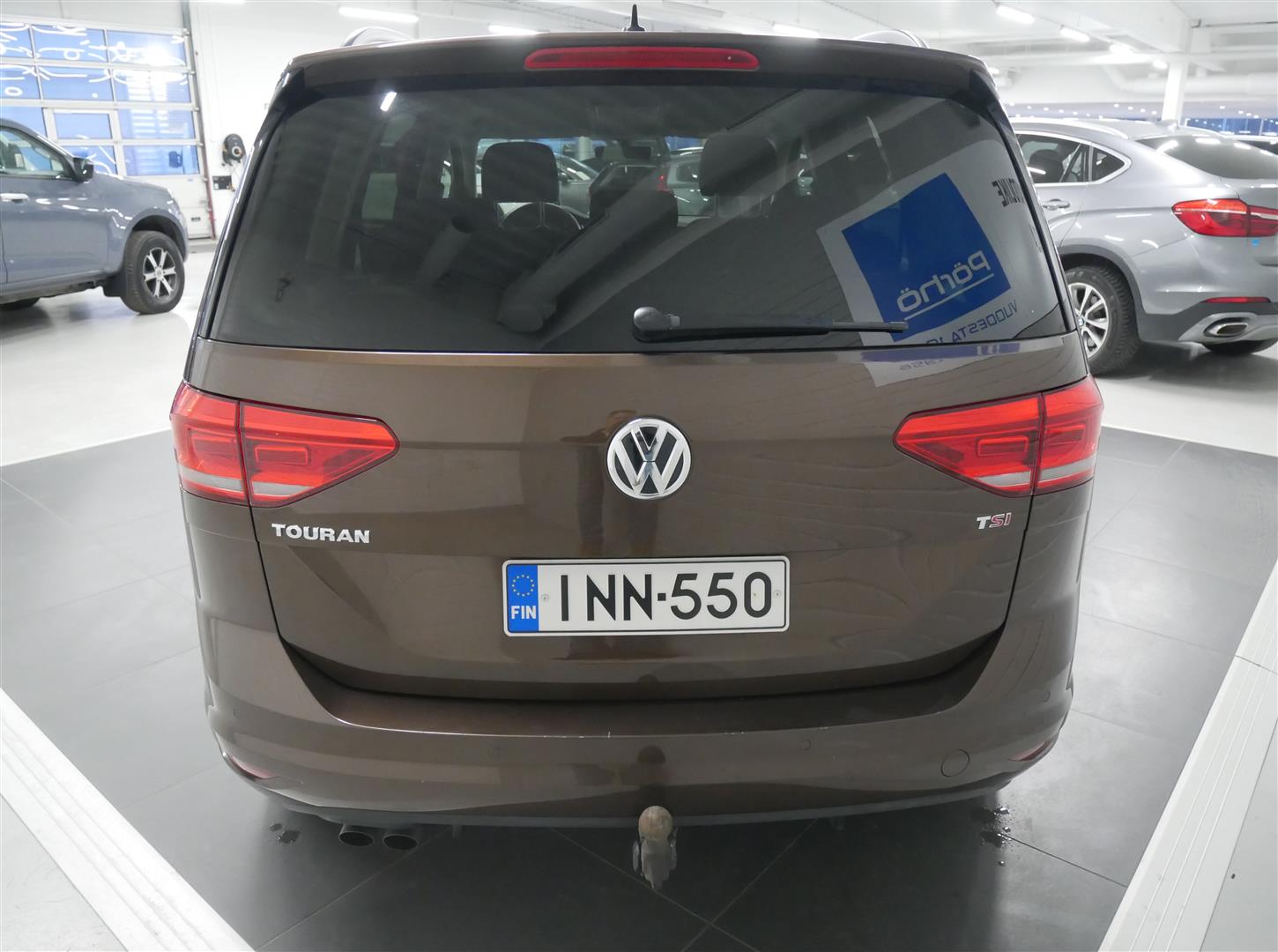 VOLKSWAGEN Touran 2016