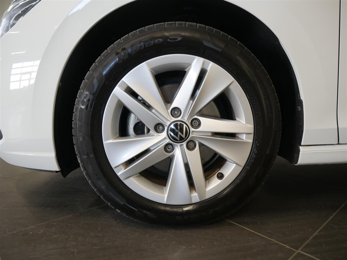 Volkswagen Golf 2023