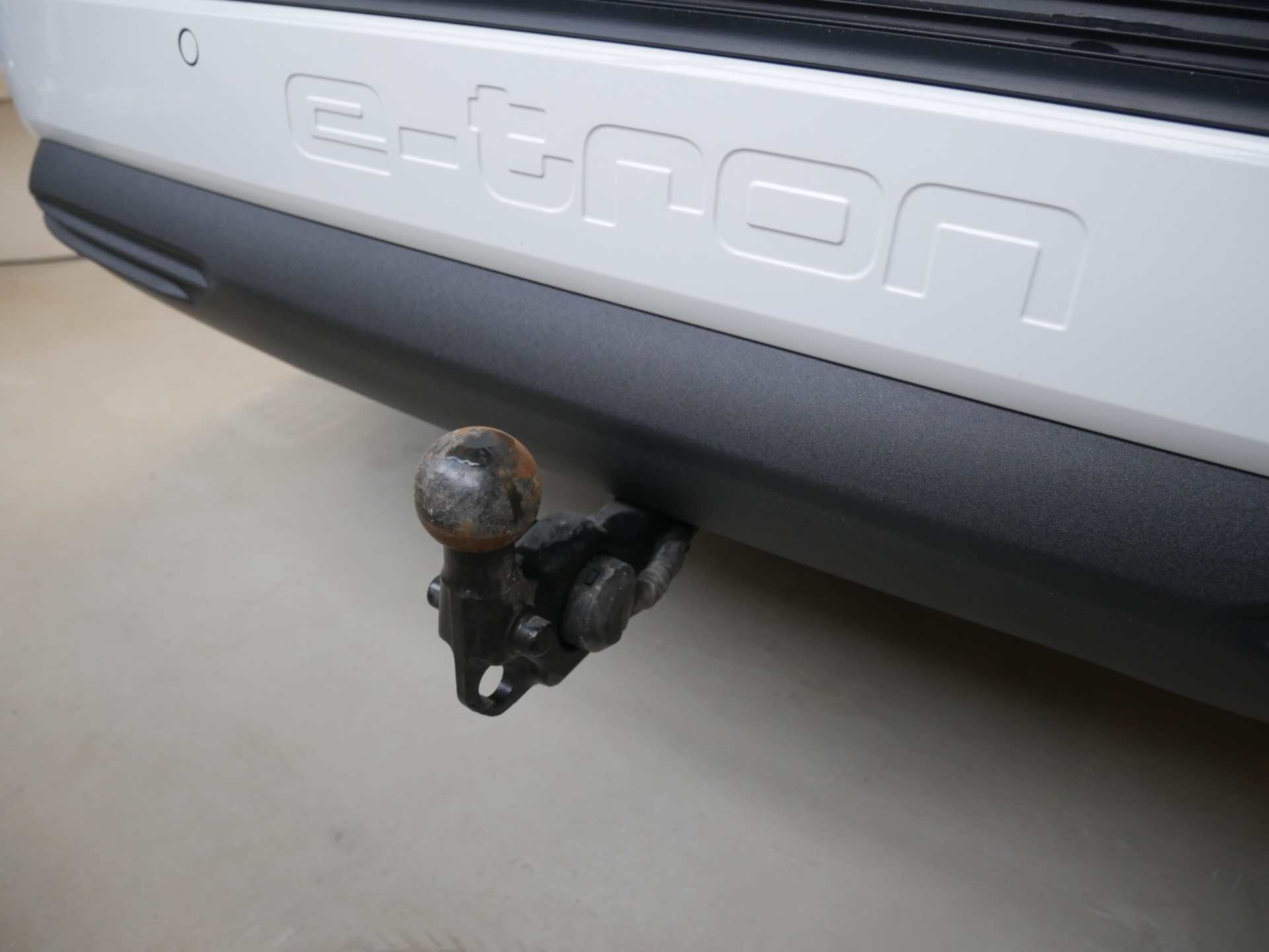AUDI Q4 e-tron 2024