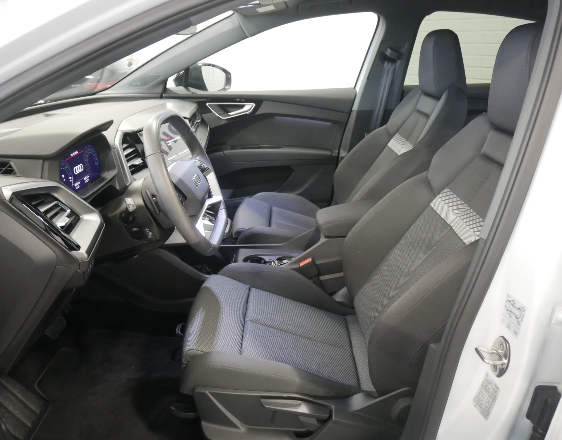 AUDI Q4 e-tron 2024