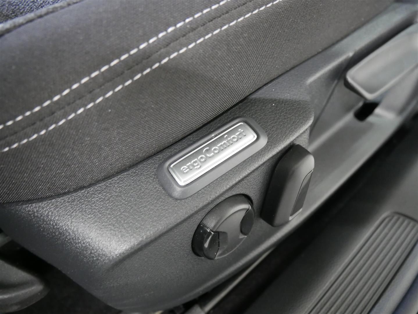 VOLKSWAGEN Passat 2024