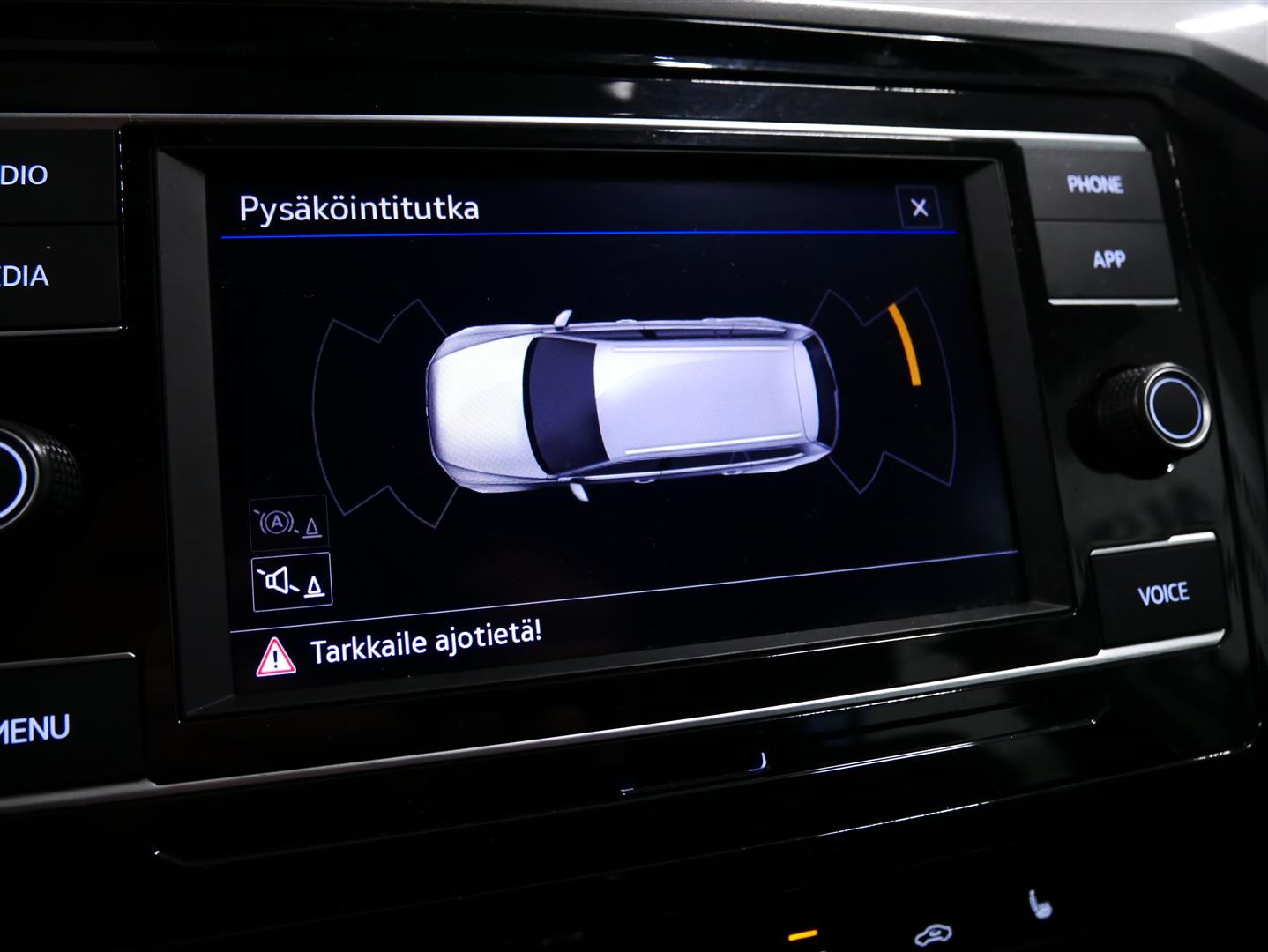 VOLKSWAGEN Passat 2024