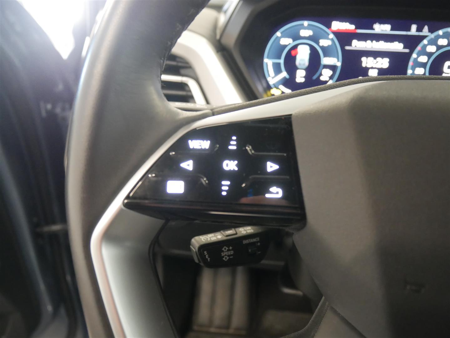 AUDI Q4 e-tron 2024