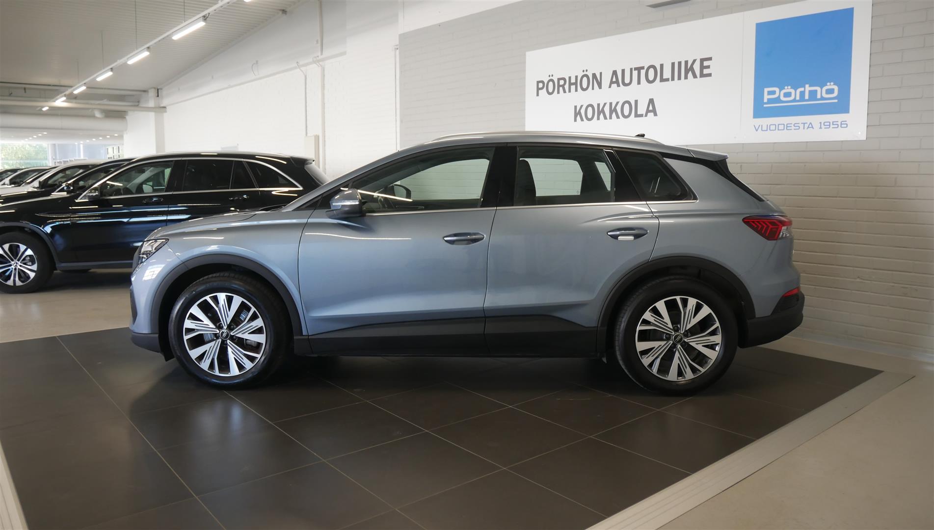 AUDI Q4 e-tron 2024