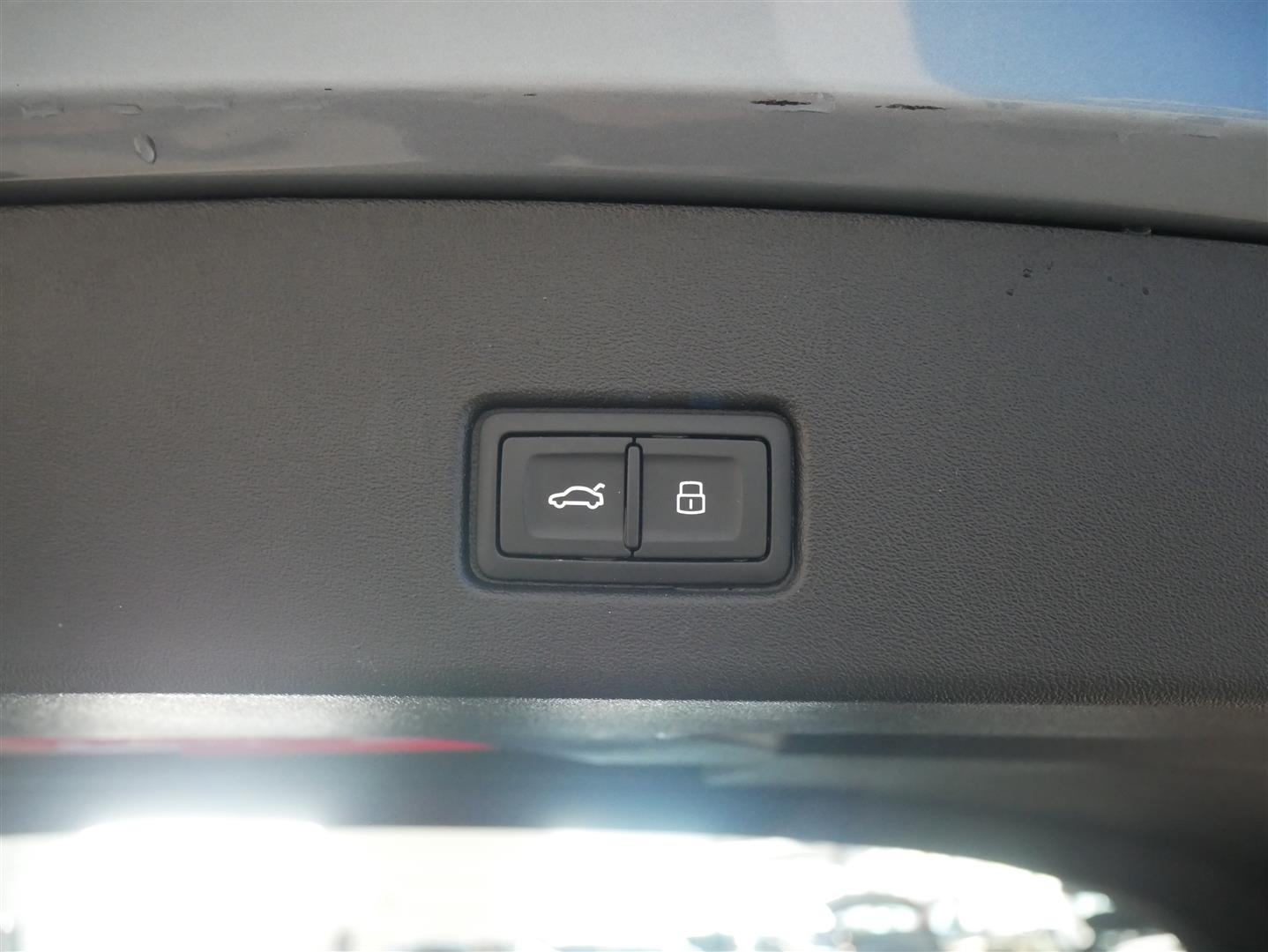AUDI Q4 e-tron 2024