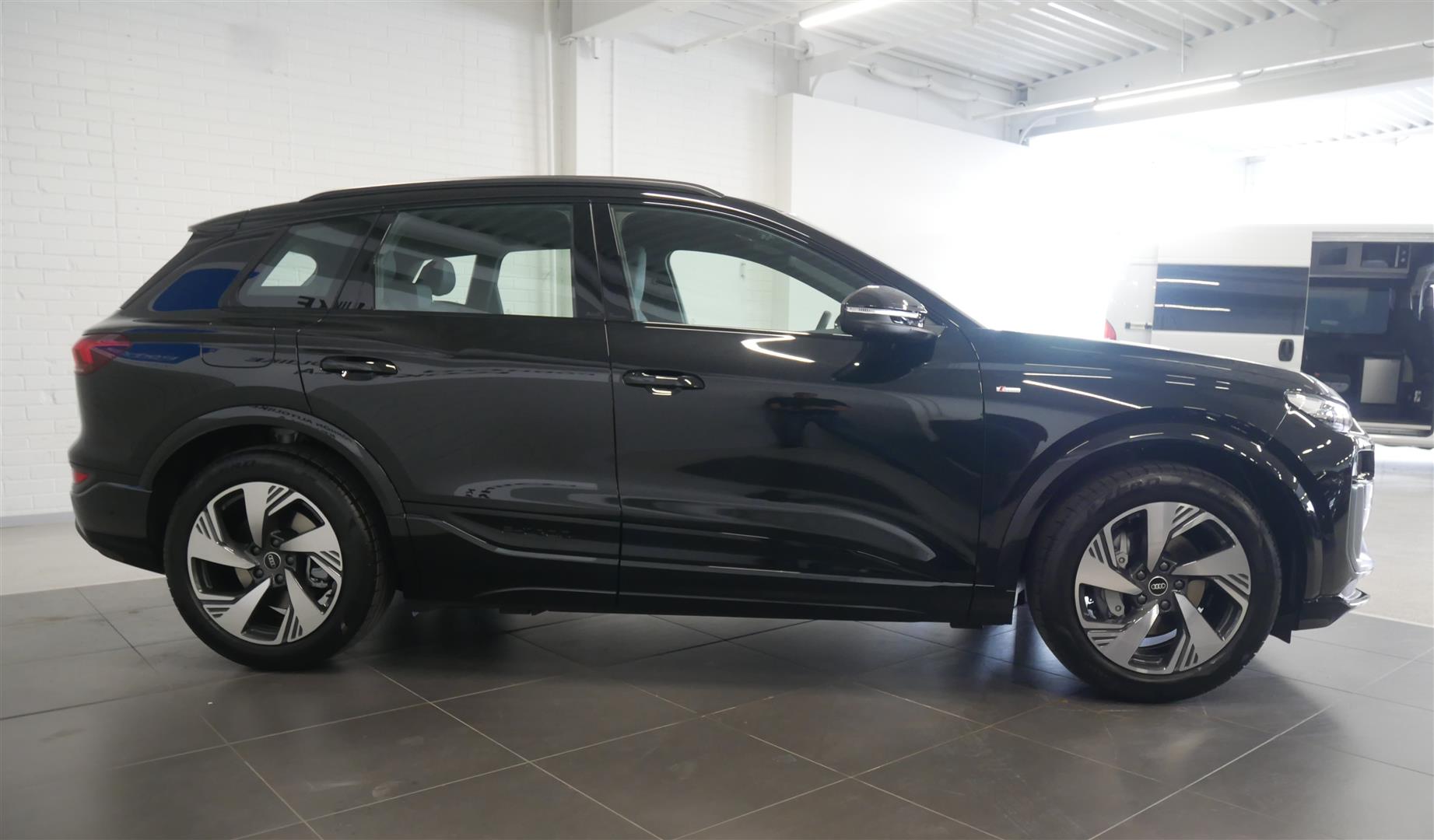 Audi Q6 e-tron 2026