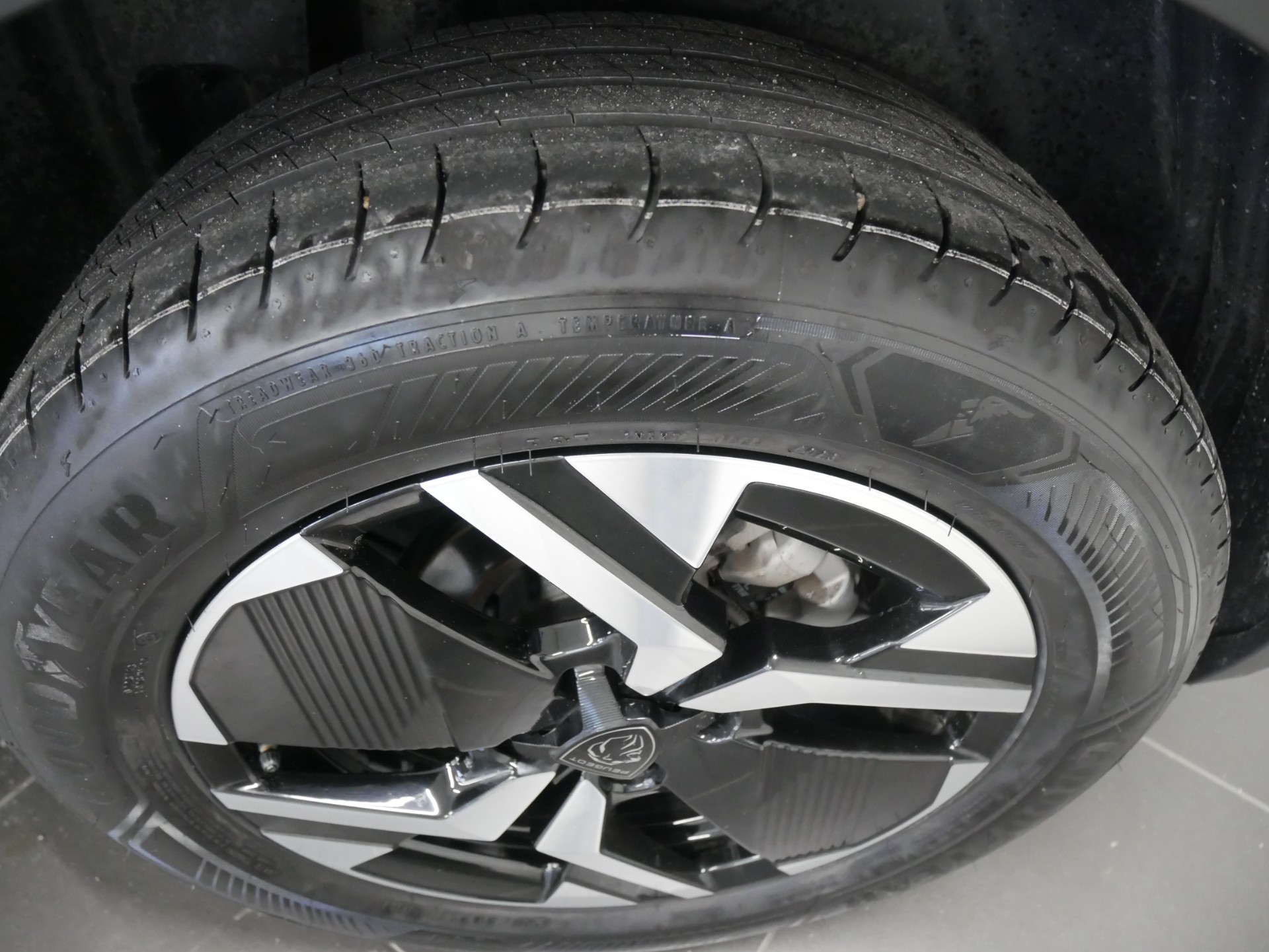 PEUGEOT 2008 2023