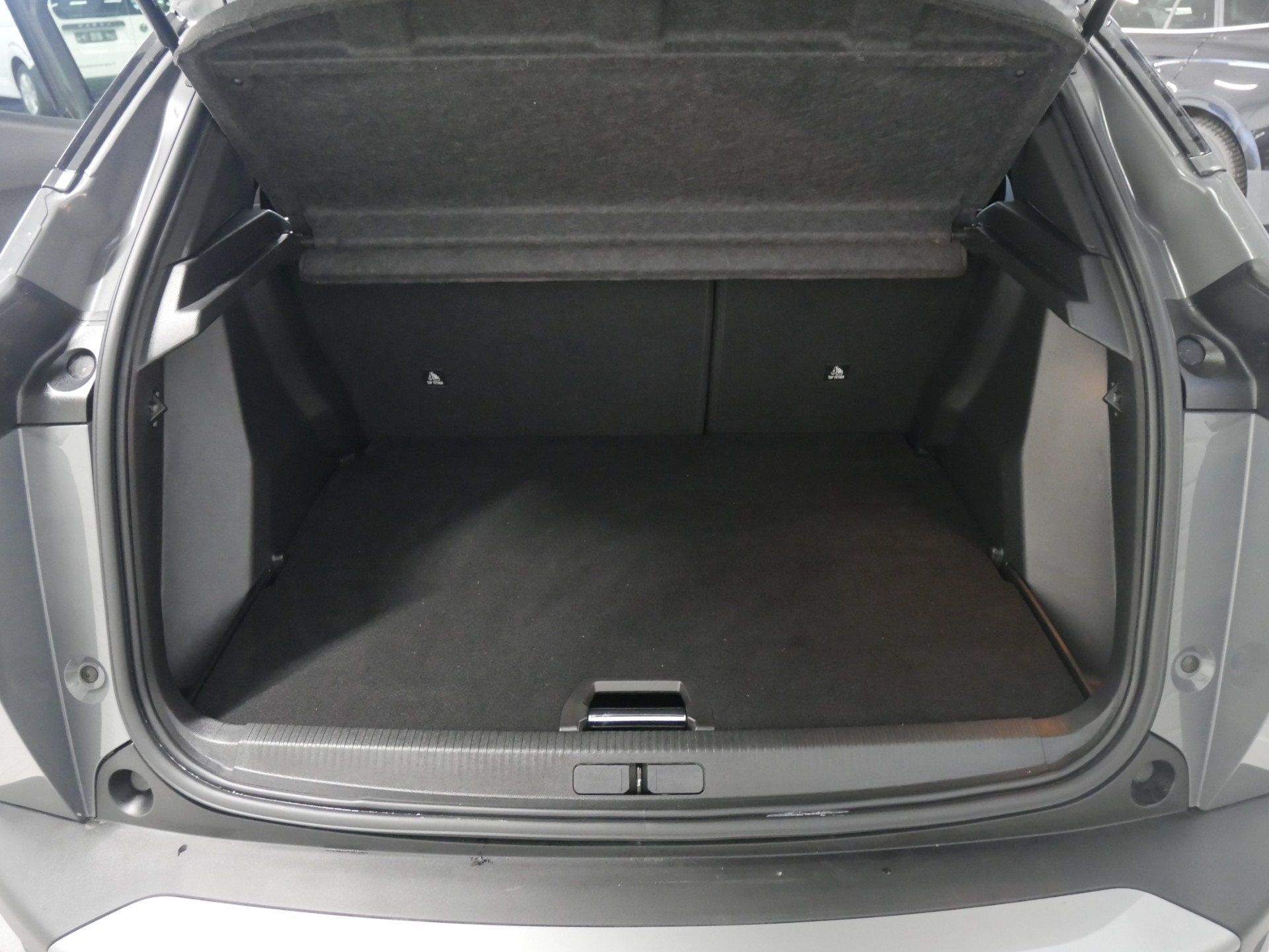 PEUGEOT 2008 2023
